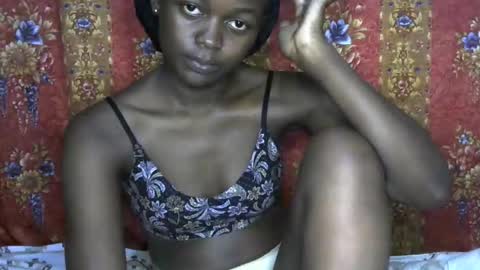 queen_banice online show from September 17, 2025, 9:49 pm
