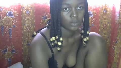queen_banice online show from October 18, 2025, 12:39 pm