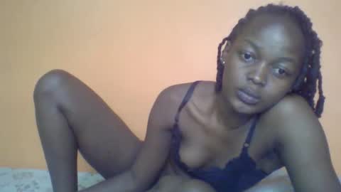 queen_banice online show from February 17, 2026, 8:22 am
