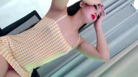 queen_danaya online show from December 16, 2025, 1:32 am