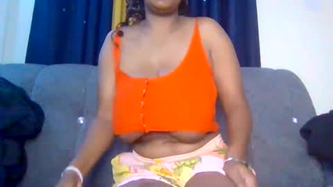 queen_doli online show from June 4, 2026, 7:47 am
