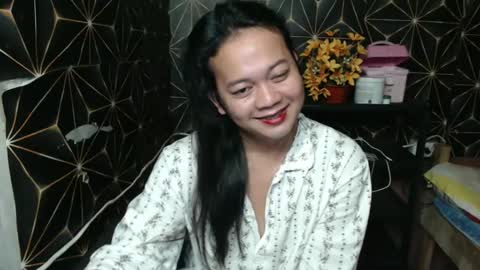 queen_ennah online show from December 2, 2024, 1:14 am