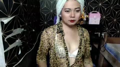 queen_ennah online show from January 9, 2025, 6:06 am