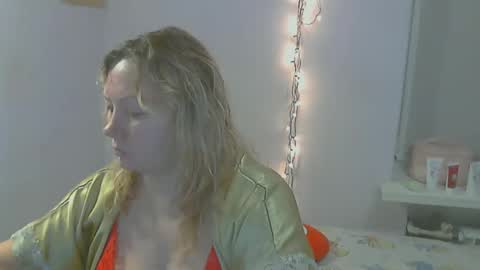 queen_jane8 online show from December 8, 2024, 6:17 pm