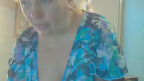 queen_jane8 online show from January 12, 2025, 1:16 pm