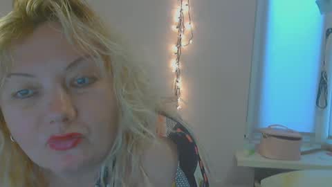 queen_jane8 online show from February 13, 2025, 12:00 pm