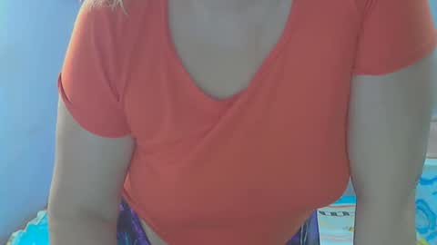 queen_jane8 online show from December 2, 2025, 2:45 pm