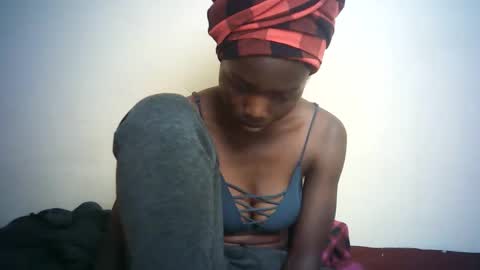 Snapshot of queen_joan chatting on February 4, 2025, 9:28 am queen_joan online show from February 4, 2025, 9:28 am