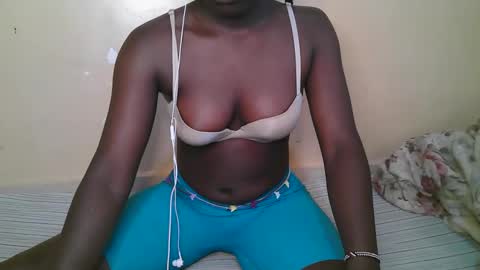 queen_latasha online show from December 18, 2025, 7:25 am