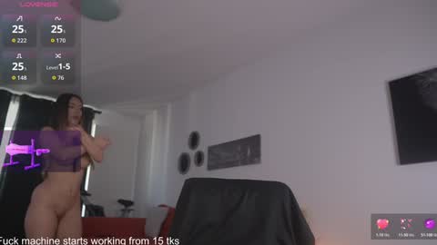 queen_leylla online show from March 24, 2026, 6:40 am