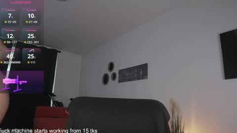 queen_leylla online show from April 22, 2026, 5:32 am