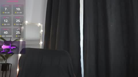 Snapshot of queen_leylla chatting on April 28, 2026, 5:23 am queen_leylla online show from April 28, 2026, 5:23 am