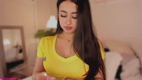 Snapshot of queen_liana chatting on July 4, 2026, 5:24 am Liana online show from July 4, 2026, 5:24 am
