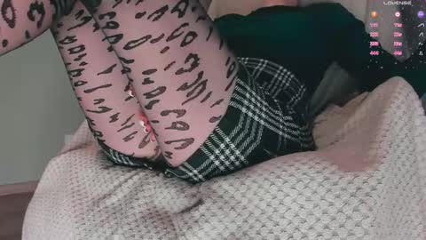 Snapshot of queen_nylon chatting on November 22, 2025, 3:55 pm Carly online show from November 22, 2025, 3:55 pm