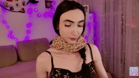 Snapshot of queen_of_tease chatting on May 10, 2026, 2:28 am queen_of_tease online show from May 10, 2026, 2:28 am