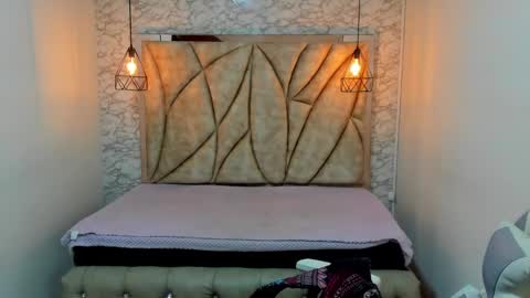   online show from January 8, 2025, 12:05 pm