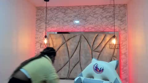   online show from February 22, 2025, 11:46 am