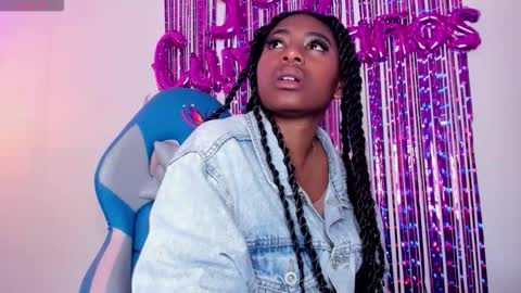   online show from October 19, 2025, 12:28 pm