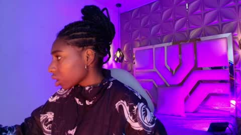 Snapshot of queen_perla_ chatting on May 4, 2026, 12:12 pm online show from May 4, 2026, 12:12 pm