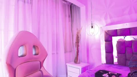 Snapshot of queen_perla_ chatting on May 27, 2026, 12:13 pm online show from May 27, 2026, 12:13 pm