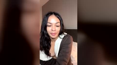 Snapshot of queen_reyna68 chatting on July 21, 2026, 5:32 am queen_reyna68 online show from July 21, 2026, 5:32 am