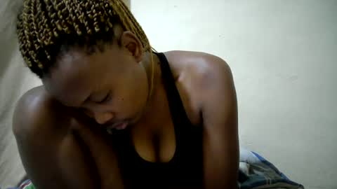 Snapshot of queen_slender chatting on July 29, 2026, 11:58 pm queen_slender online show from July 29, 2026, 11:58 pm