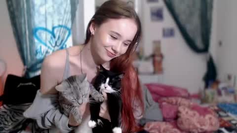 Snapshot of queen_x_joker chatting on June 2, 2026, 12:40 pm queen_x_joker online show from June 2, 2026, 12:40 pm