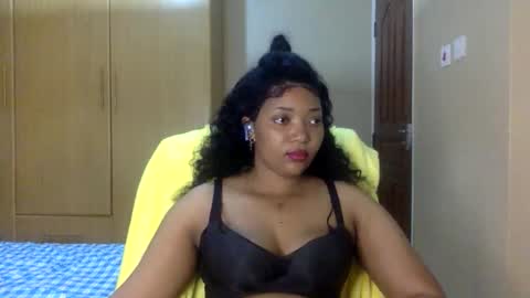 Queenbebony2 online show from September 14, 2025, 3:33 pm