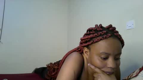 Snapshot of queenbeiby05 chatting on December 4, 2025, 7:11 pm queen online show from December 4, 2025, 7:11 pm