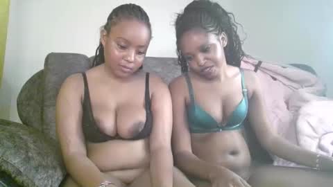 Snapshot of queenbeiby05 chatting on February 20, 2026, 7:47 pm queen online show from February 20, 2026, 7:47 pm