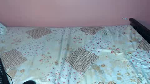 queenchloe1 online show from May 4, 2026, 7:48 am