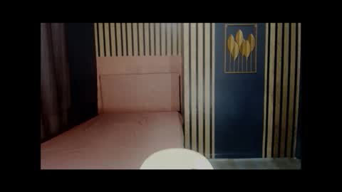 queenemeraldts online show from December 19, 2024, 2:34 am