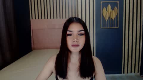 queenemeraldts online show from January 3, 2025, 3:27 am