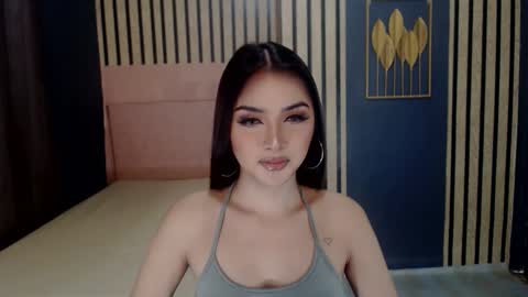 queenemeraldts online show from January 6, 2025, 1:42 am