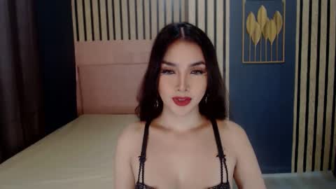 queenemeraldts online show from January 9, 2025, 2:33 am