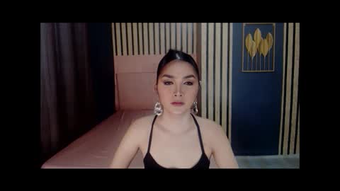 queenemeraldts online show from January 15, 2025, 2:27 am