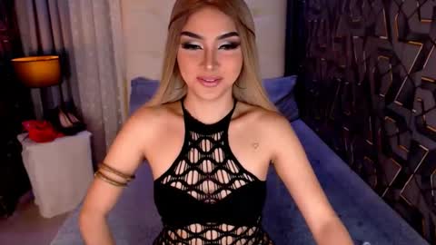 queenemeraldts online show from February 5, 2025, 2:29 am