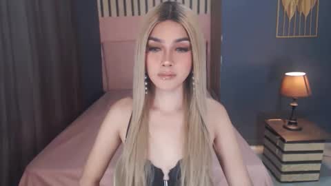 queenemeraldts online show from February 28, 2025, 1:47 am