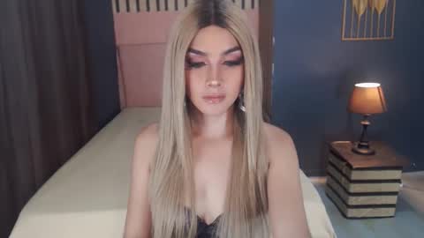 queenemeraldts online show from March 3, 2025, 6:04 am