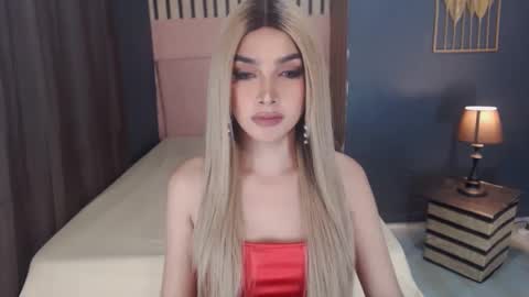 queenemeraldts online show from March 7, 2025, 2:36 am