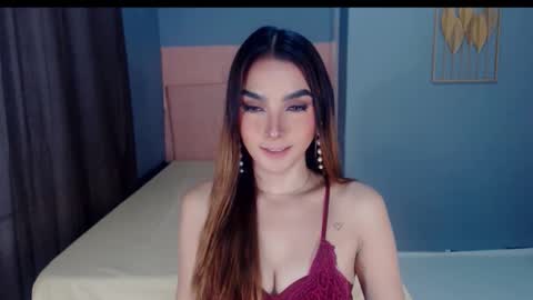 queenemeraldts online show from October 15, 2025, 2:33 am