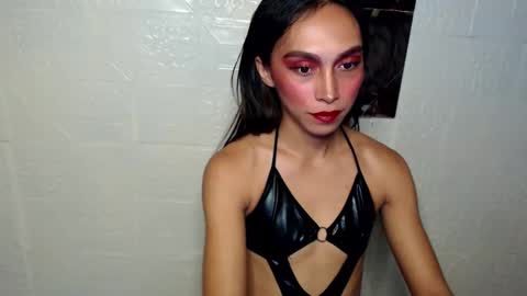 Snapshot of queenfoxylady chatting on February 12, 2025, 6:40 pm just call me QUEEN and ill be there online show from February 12, 2025, 6:40 pm
