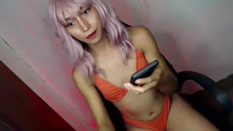 Snapshot of queenfoxylady chatting on October 28, 2025, 8:11 pm just call me QUEEN and ill be there online show from October 28, 2025, 8:11 pm