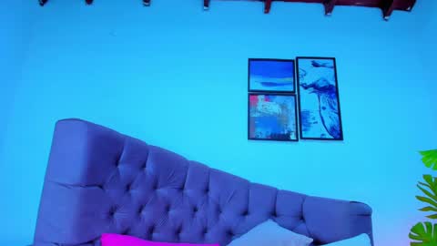 Queen online show from March 11, 2025, 12:00 am