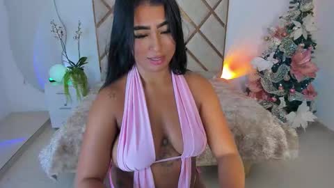 Maria Del Mar online show from December 17, 2025, 8:37 pm