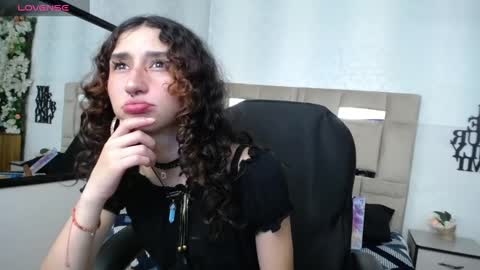 QUEENJEENN online show from January 15, 2025, 8:05 pm