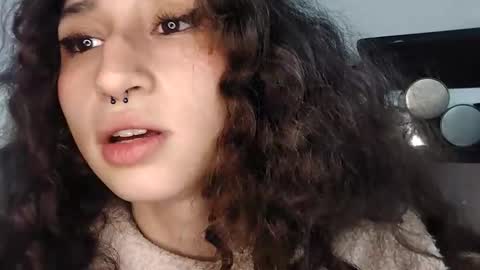 QUEENJEENN online show from November 2, 2025, 7:00 am