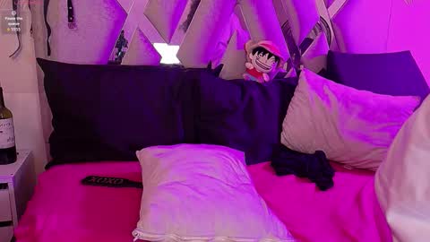 QUEENJEENN online show from January 17, 2026, 5:23 am