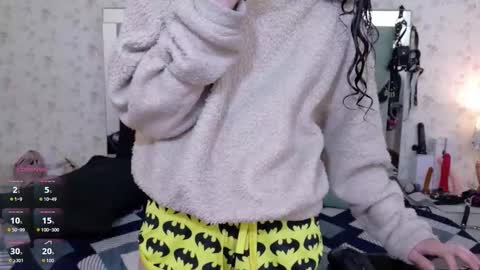 QUEENJEENN online show from February 26, 2026, 10:14 am