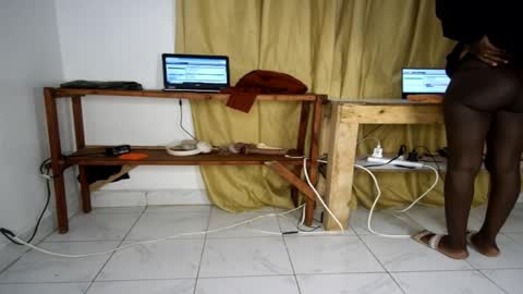 Nina online show from April 20, 2026, 6:49 am